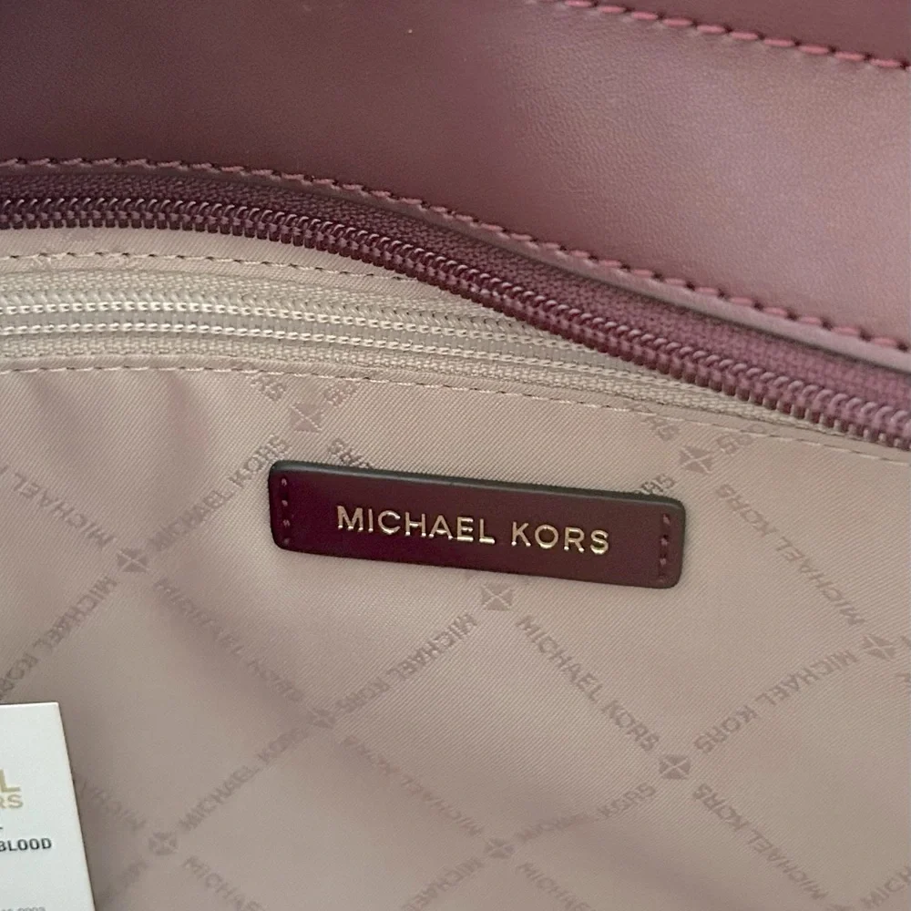 Michael Kors LargeJet Set Shoulder Bag with Matching Mult-Functional  Phone Case
